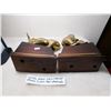 Image 4 : RARE BRASS AND WOOD STOCK MARKET BEAR AND BULL 1930’S BOOKENDS