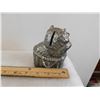 Image 2 : CAT ON BASKET METAL COINBANK, SILVERPLATED