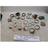 Image 2 : VINTAGE COSTUME JEWELLRY RINGS