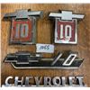 Image 2 : 4 Vintage Chevrolet chrome badges