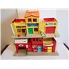Image 1 : Fisher Price play family village