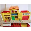Image 2 : Fisher Price play family village