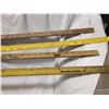 Image 3 : 4 vintage yard sticks