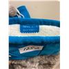 Image 2 : Beaded blue mukluks, ladies size 7 - made in Canada