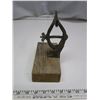 Image 1 : antique small vice