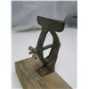 Image 2 : antique small vice