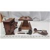 Image 7 : Collectors items - Wooden smoking pipe stand, with 4 pipes and dish & wooden piano cigg dispenser