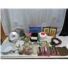 Image 1 : Large lot of Household items: Kitchenware, décor, Christmas, etc.