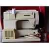 Image 5 : Bernina sewing machine with carrying case
