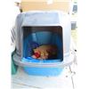 Image 5 : Pet lot: Kennel & Litter box + 2 food/drink containers/etc.