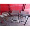 Image 4 : 3 Kitchen stools/chairs - 19"x 25.5"x 15"