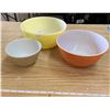 Image 1 : 3 Vintage Bowls
