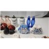 Image 5 : Collection of various salt and pepper shakers - plastic, glass and porcelain