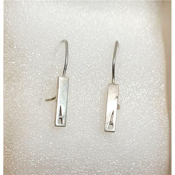 SILVER EARRINGS WITH INTEGRATED