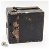 Image 2 : VINTAGE BILORA BOX CAMERA