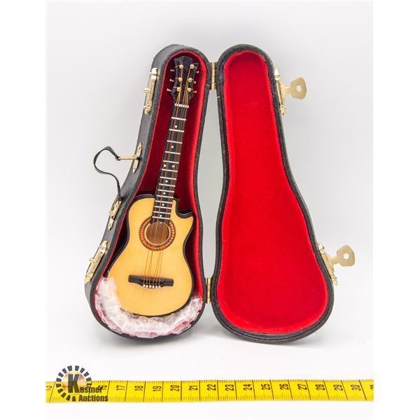 MINI GUITAR AND CASE ORNAMENT GIFT NEW