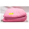 Image 1 : 4 NEW PINK BATH TOWELS
