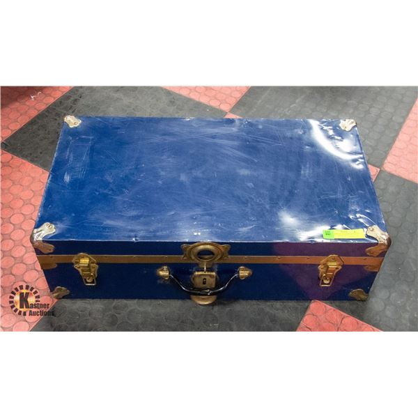 BLUE METAL STORAGE TRUNK 28" X 15" X 9" HANDLE ON