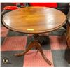 Image 1 : VINTAGE ROUND WOOD TABLE 36" X 29"