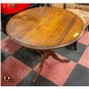 Image 2 : VINTAGE ROUND WOOD TABLE 36" X 29"