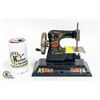 Image 1 : MINATURE SEWING MACHINE
