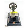 Image 2 : MINATURE SEWING MACHINE