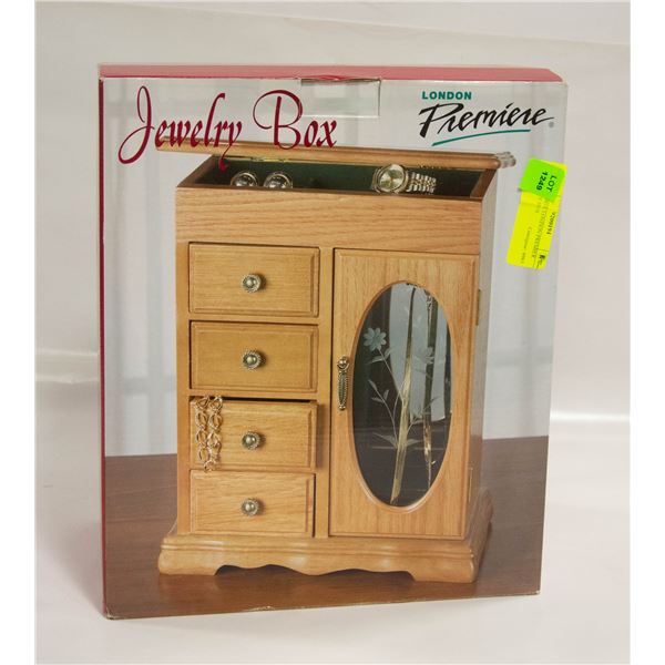 NEW IN BOX LONDON PREMIER JEWLERY BOX