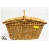Image 2 : BREXTON COLLECTION PICNIC BASKET INCLUDES