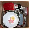 Image 1 : LOT OF KITCHENWARE TUPPERWARE,