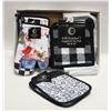 Image 1 : FLAT OF OVEN MITTS & POTHOLDERS DISH TOWELS