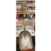Image 1 : 2 X 10" ALUMINUM SCOOP SHOVELS