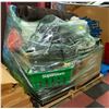 Image 1 : PALLET OF MISC INCLUDES FENCING AND MORE