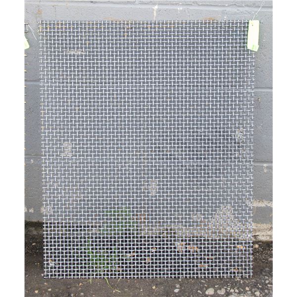 25  X 20.5  HIGH CARBON STEEL SCREEN