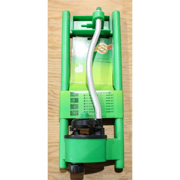 NEW GREEN SEASONS OSCILLATING SPRINKLER