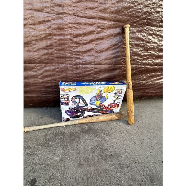 2 Wooden Bats And Hot Wheels Play Set