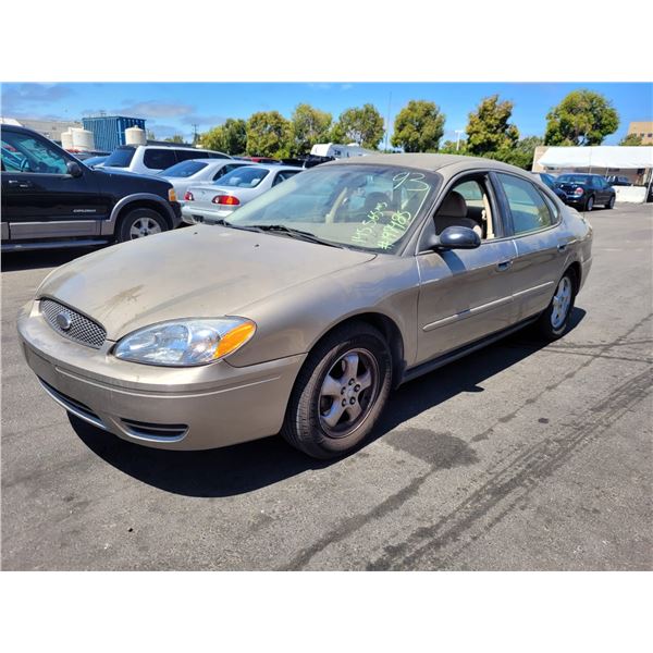 2005 Ford Taurus SE