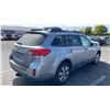 Image 4 : 2010 Subaru Outback 2.5i Premium