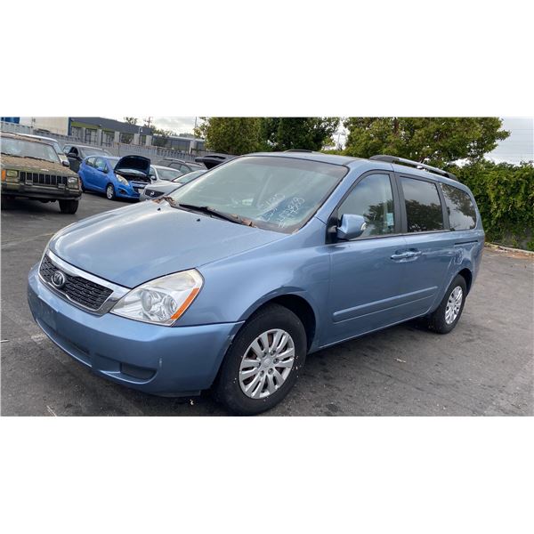 2012 Kia Sedona LX