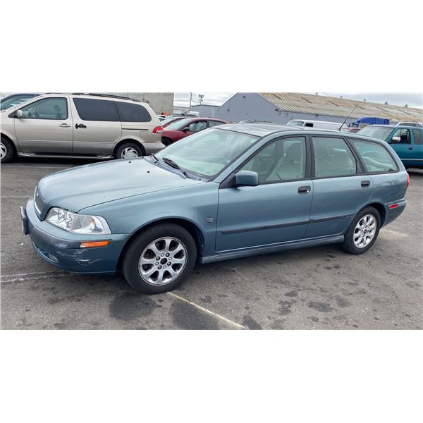 2002 Volvo V40