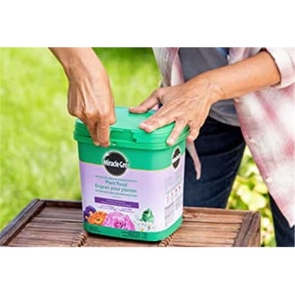 NEW 1.5KG TUB OF MIRACLE-GRO WATER SOLUBLE BLOOM