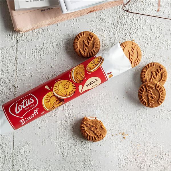 NEW BAG OF 4 PACKS OF LOTUS BISCOFF CREAM COOKIES