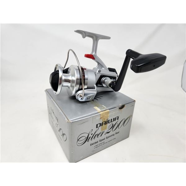 New Daiwa Silver 2600 Spool Spinning Fishing Reel