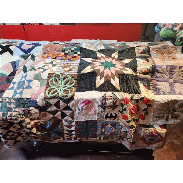 Antique 1940s Homemade Quilt