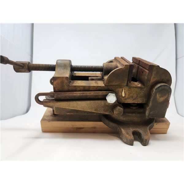 Antique Palmgren No.24 Tilting Vise