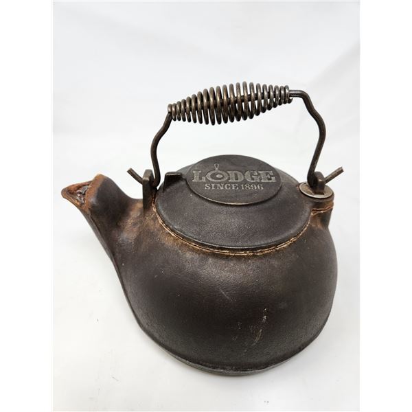 Vintage Cast Iron Lodge Kettle