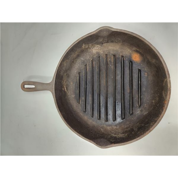 Vintage Cast Iron 10" Pan