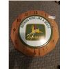 Image 2 : John Deere Decorative Wall Clock & 2 John Deere Decorative Corner Brackets