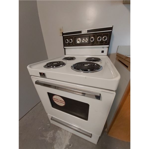 WhiteWestinghouse Electric Stove Model 2122C 24 Wide x 26 Deep x 48