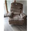 Image 1 : Lazy Boy Reclining Chair   39 Wide x 36 Deep x 44 High