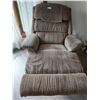 Image 4 : Lazy Boy Reclining Chair   39 Wide x 36 Deep x 44 High